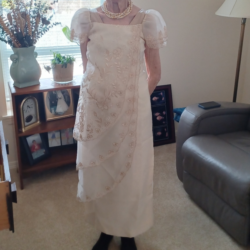 Elegant Cream Lace Dress - Picture 10 of 10